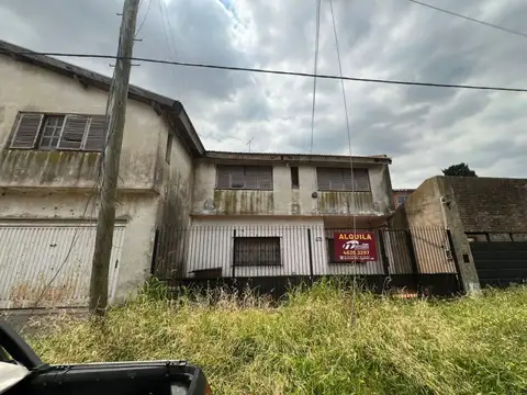 Casa - Alquiler - Argentina, La Matanza - C. CORONEL MONTT 4300