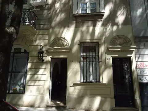 CASA TIPO P.H. EXCLUSIVO USO COMERCIAL, ENTRADA INDEPENDIENTE, AL FRENTE, BELGRANO.