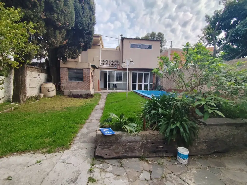 VENTA PH 4 AMBIENTES HAEDO  PILETA  JARDÍN