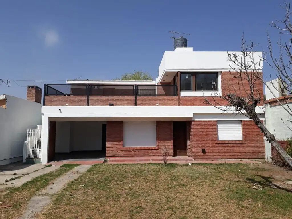 CASA EN VENTA EN ALTA GRACIA