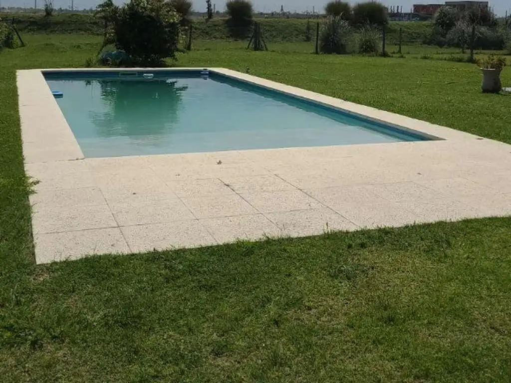 HERMOSA CASA EN UNA PLANTA EN ALQUILER ANUAL