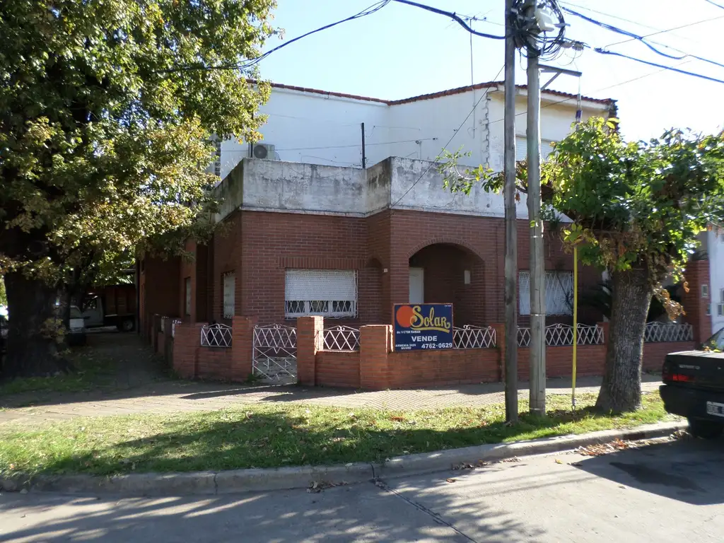 IDEAL DOS FAMILIAS - DOS UNIDADES EN BLOCK DE 3 AMB  C/U ENTRADA PARA VS AUTOS.