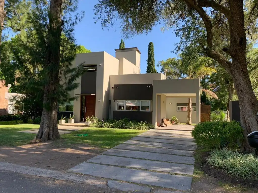 Casa alquiler temporario Barrio cerrado  San Facundo Gorina 3 dormitorios  La Plata