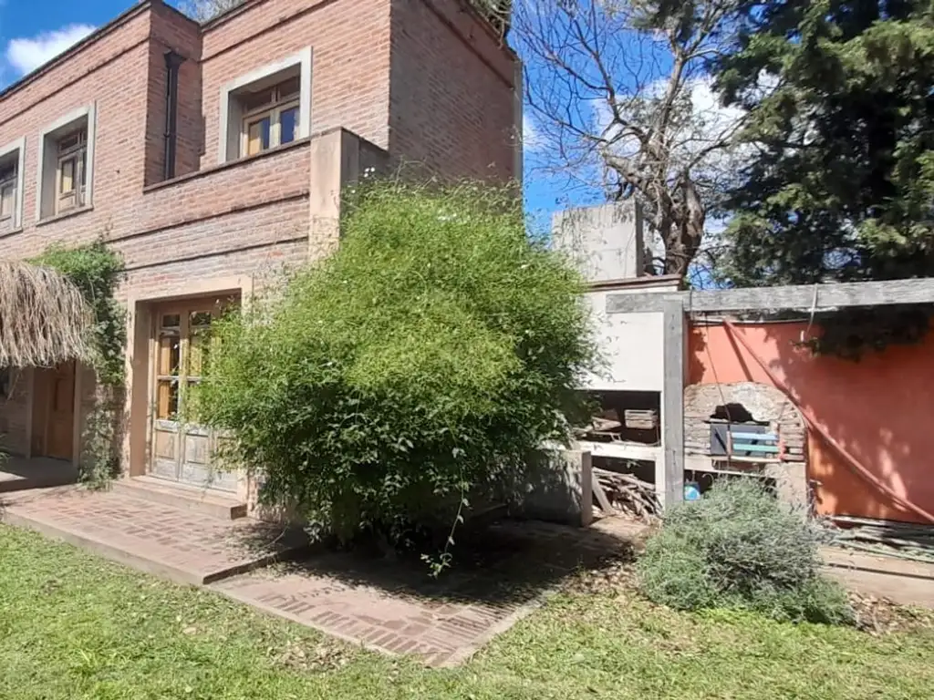 VENTA CASA LUJAN SAN BERNARDO 5 AMB. 4 HAB. PARQUE