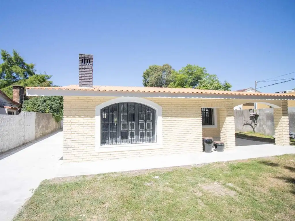 VENTA CASA 3 DORMITORIOS CARRASCO GRAN TERRENO