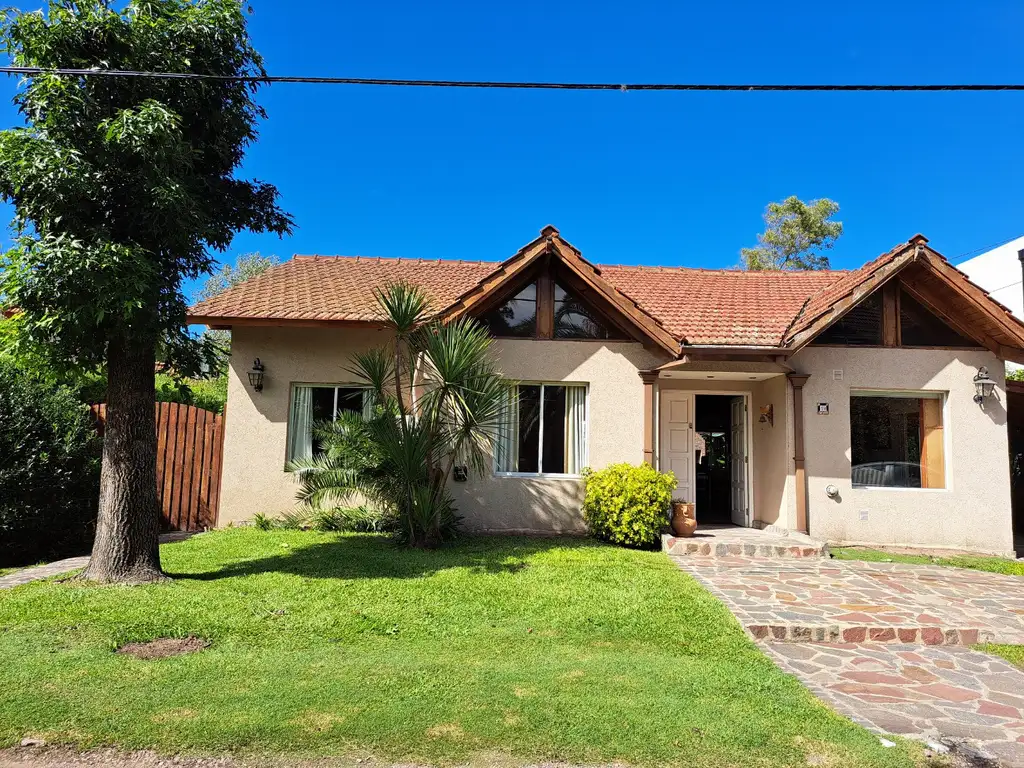 Casa en Country "Las Lajas", General Rodríguez