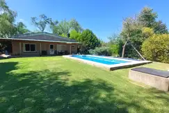 Excelente Quinta con pileta y gran parque a la venta en Abbott - Monte