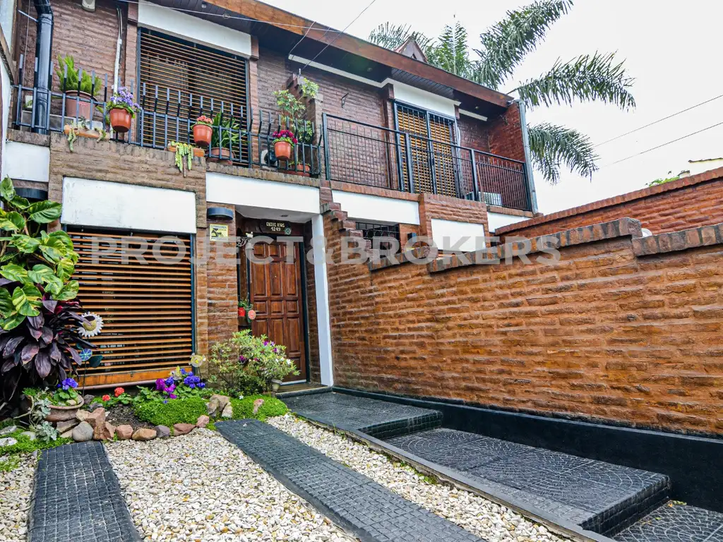 Precioso triplex en venta en Moron Centro