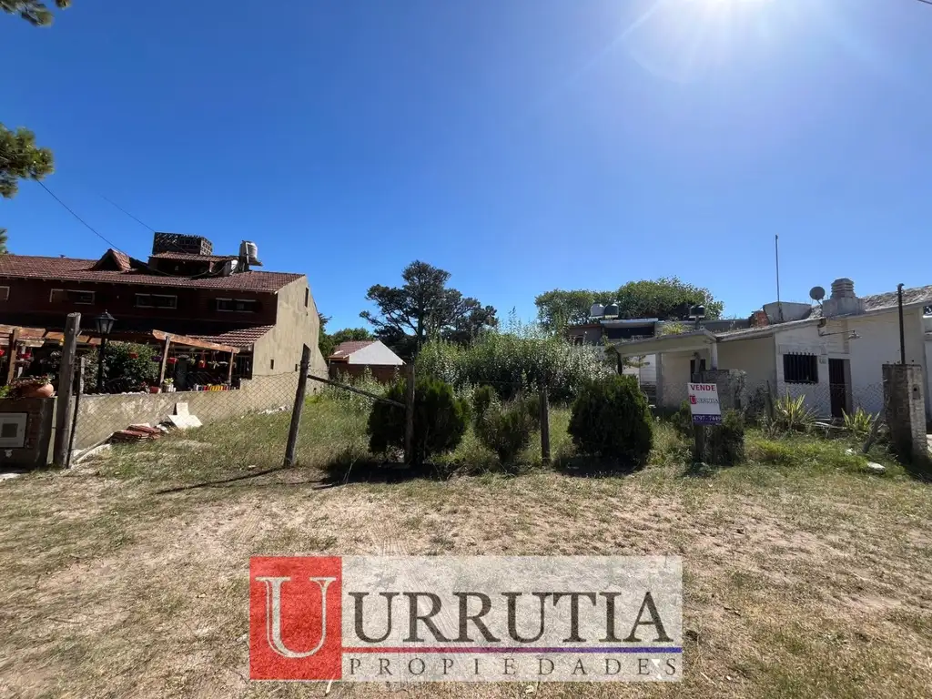 Terreno en Venta. Excelente ubicación. Planos aprobados para 6 unidades.