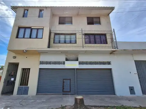 Venta local 154 m2 con camara frigorifica y depto