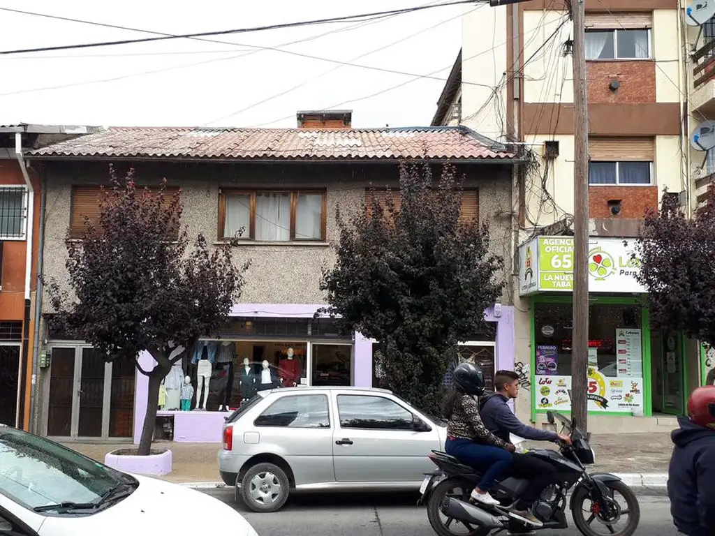 RETASADO  Local con terreno propio, más Departamento y Oficinas (a terminar)- Centro