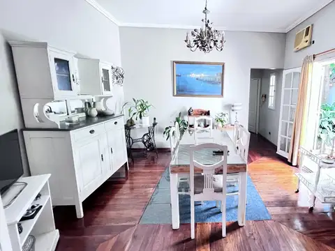 CASA 298 m2 TERRENO PROPIO TRES PLANTAS CON PATIO Y TERRAZA. SUITE, COCHERA APTO CRÉDITO HIPOT