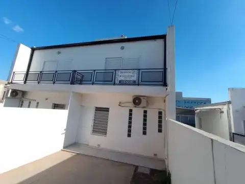 Venta duplex en  Barrio Los Arces, Rafaela