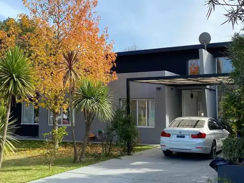 Casa en venta - 3 dormitorios 3 baños 250mts2 - Club De Campo Las Perdices