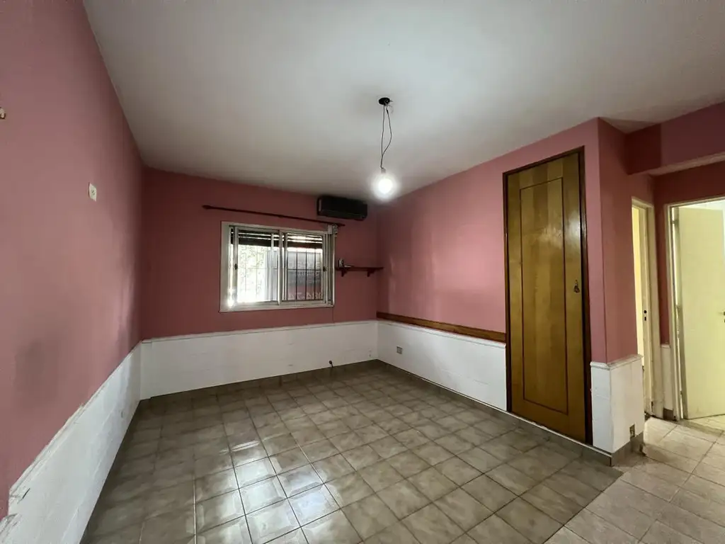 Venta OPORTUNIDAD PH planta baja 3 ambientes con patio