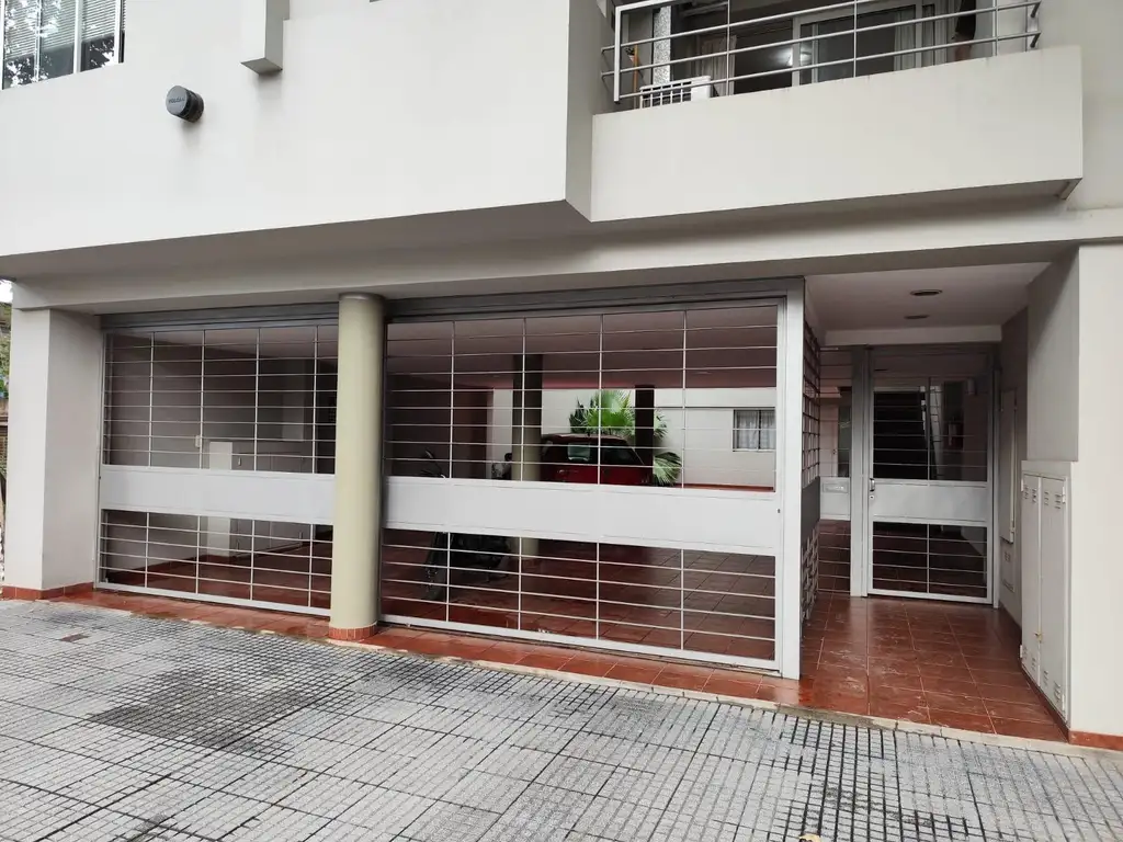 Departamento céntrico en venta en Junin, dos dormitorios y cochera