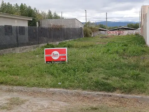 Lote en Estación Alvarado, frente a la plaza