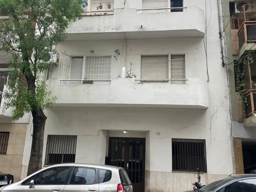 GRAN OPORTUNIDAD 2 ambientes a reciclar en Planta Baja al frente con patio,  gran oportunidad, buena ubicación.