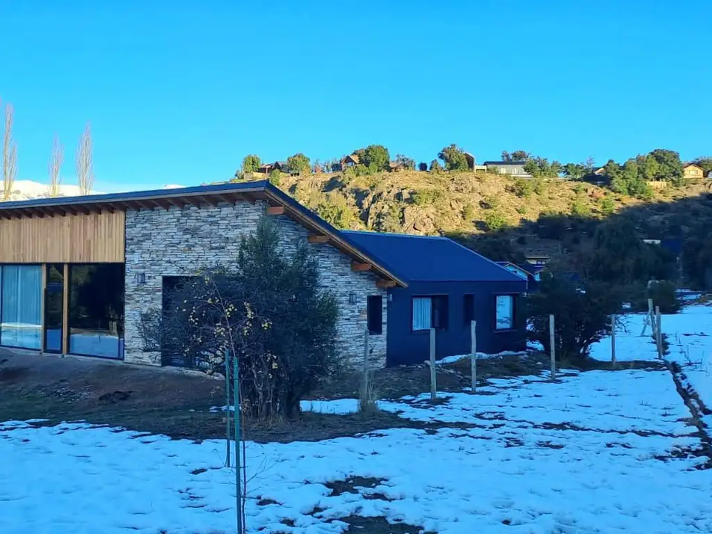 FINA PATAGONIA. Casa en venta de 3 dormitorios en San Martin de los Andes