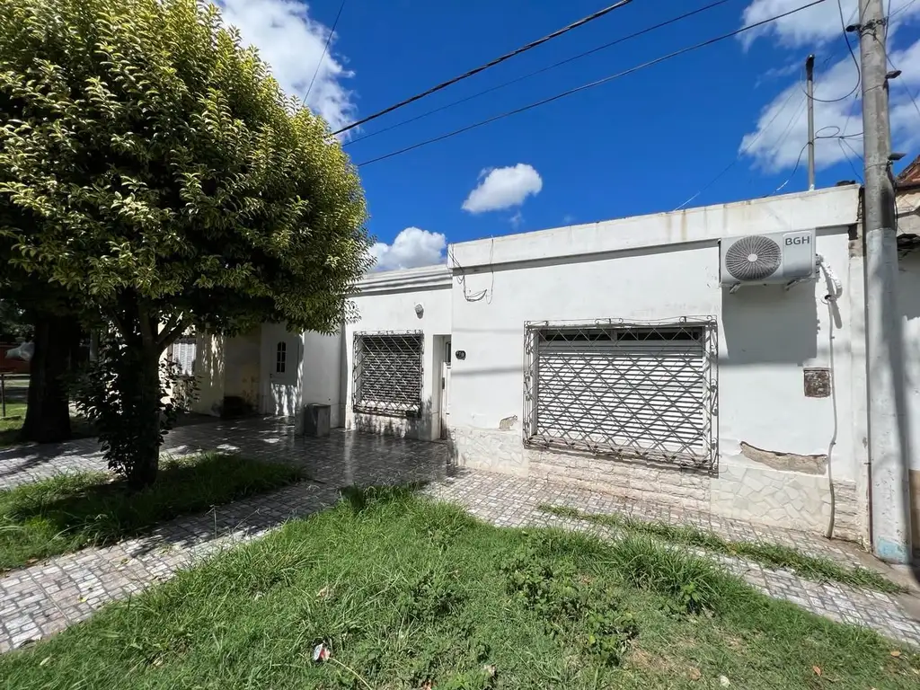 Vendo casa en barrio industrial