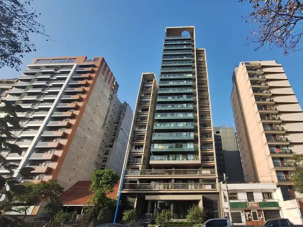 VENTA DEPARTAMENTO 2 DORM CON COCHERA TORRE ICONO