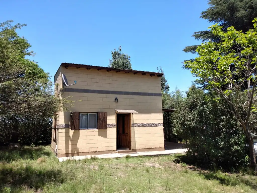 Los Reartes- Casa en 2 plantas con amplio parque