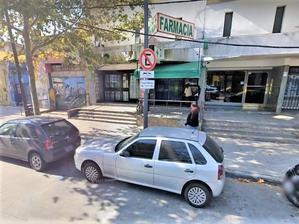 Local comercial, sobre Av. Patricios, 58 m2