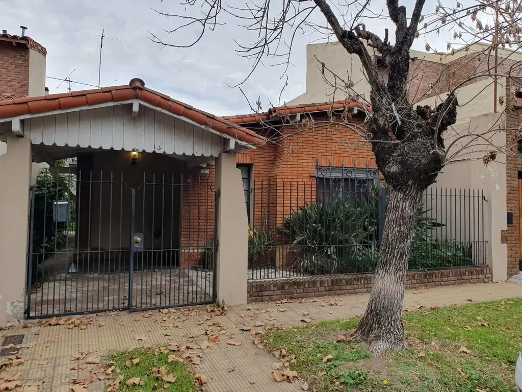 Casa Venta 4 Ambientes 214m2 1 Cochera Ezpeleta 638 Acassuso 300