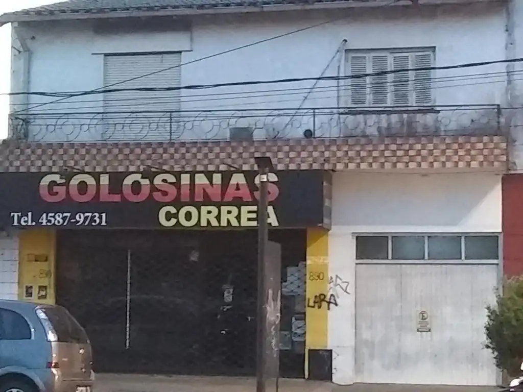 LOCAL con casa en PA sobre avenida.