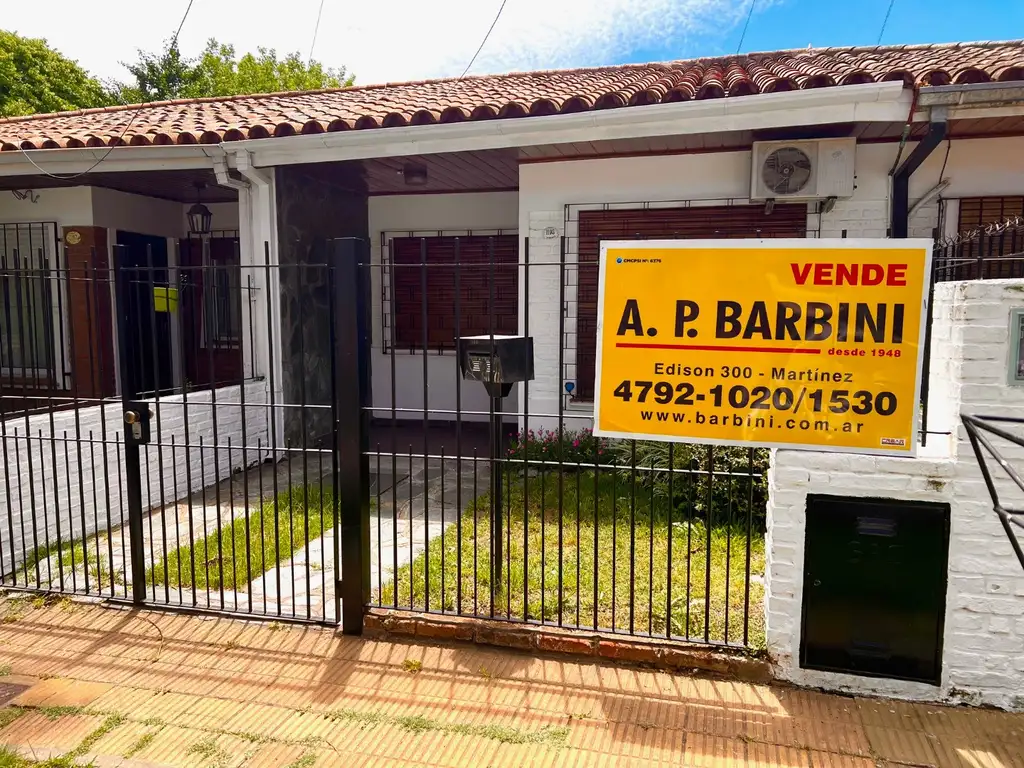 Martínez: Excelente Duplex Reciclado a Nuevo. 3 Ambientes, con Patio y Cochera. Todo en Planta Baja