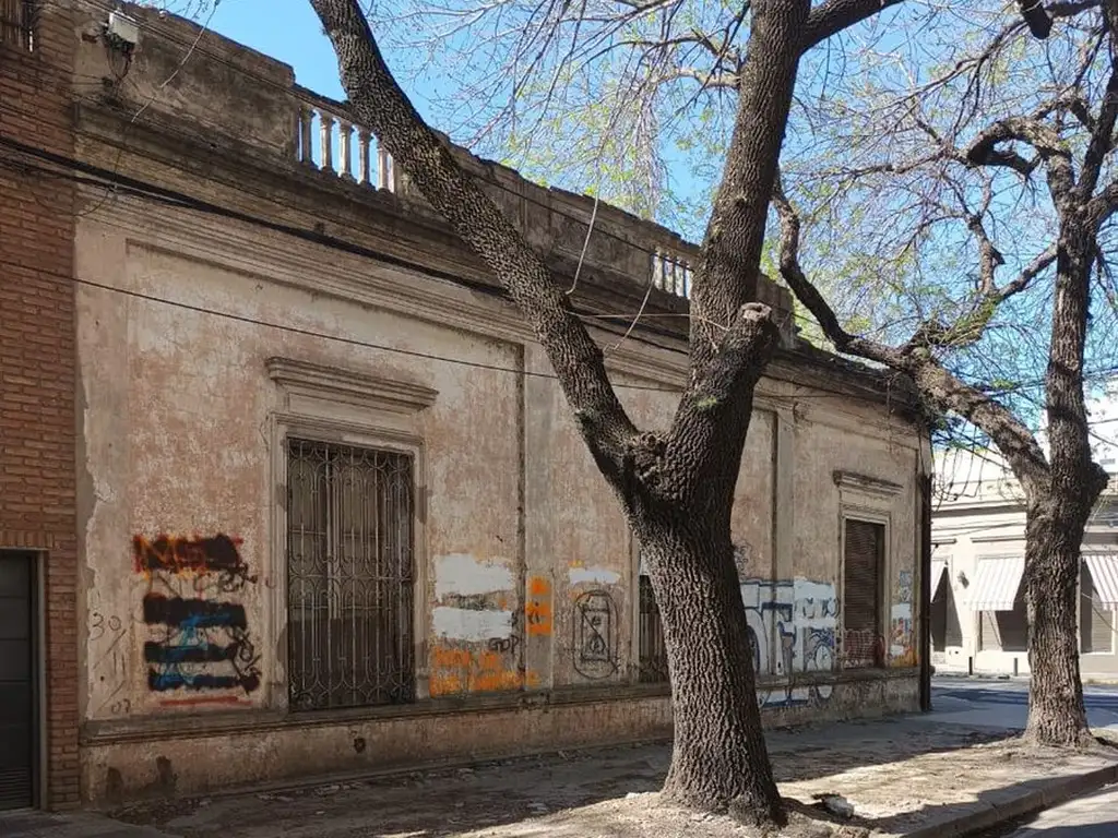 VENTA TERRENO ALEM Y LA PAZ