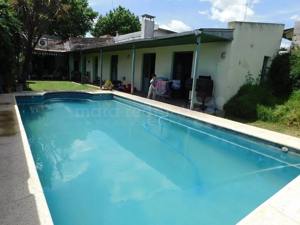 CASA EN VENTA EN EL CENTRO DE CHASCOMUS