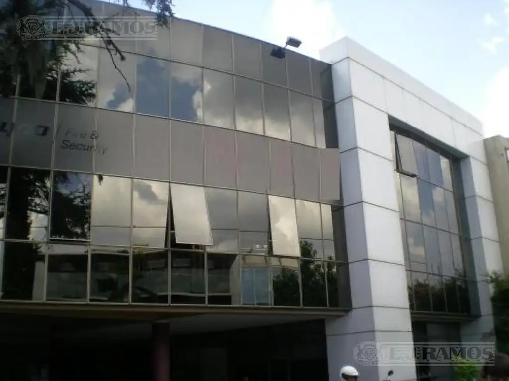 Alquiler de oficina de 135 m2 en San Isidro