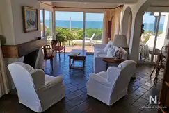 Muy lindo apartamento en excelente ubicación y vista a Playa Montoya!