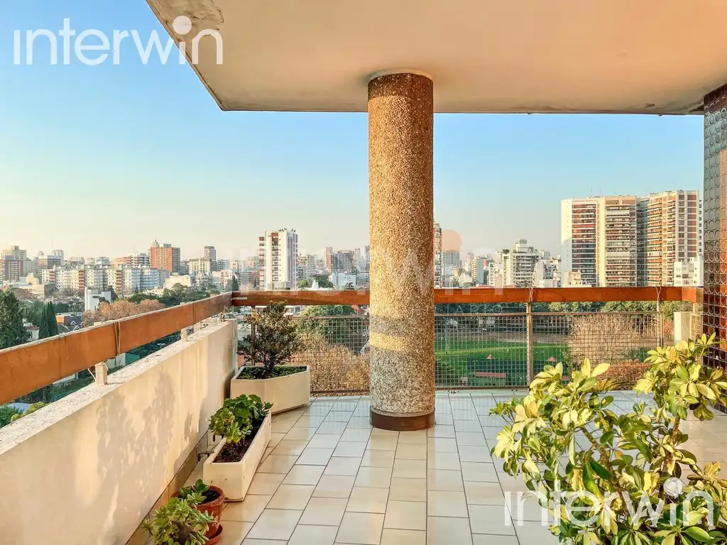 Venta 5 ambientes en Torre, Piso Alto. Con cochera fija y baulera. Belgrano R