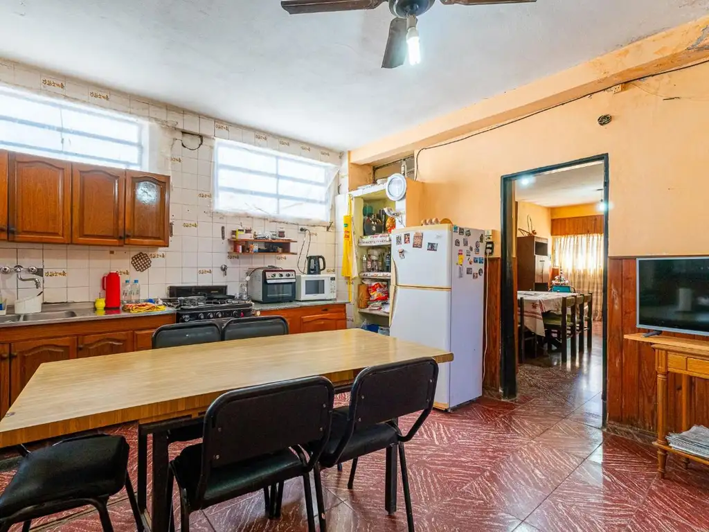 CASA VENTA 4 DORMITORIOS BARRIO SARMIENTO ALBERDI