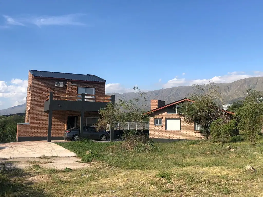 Casa y cabañas en venta en Carpintería Merlo. A estrenar