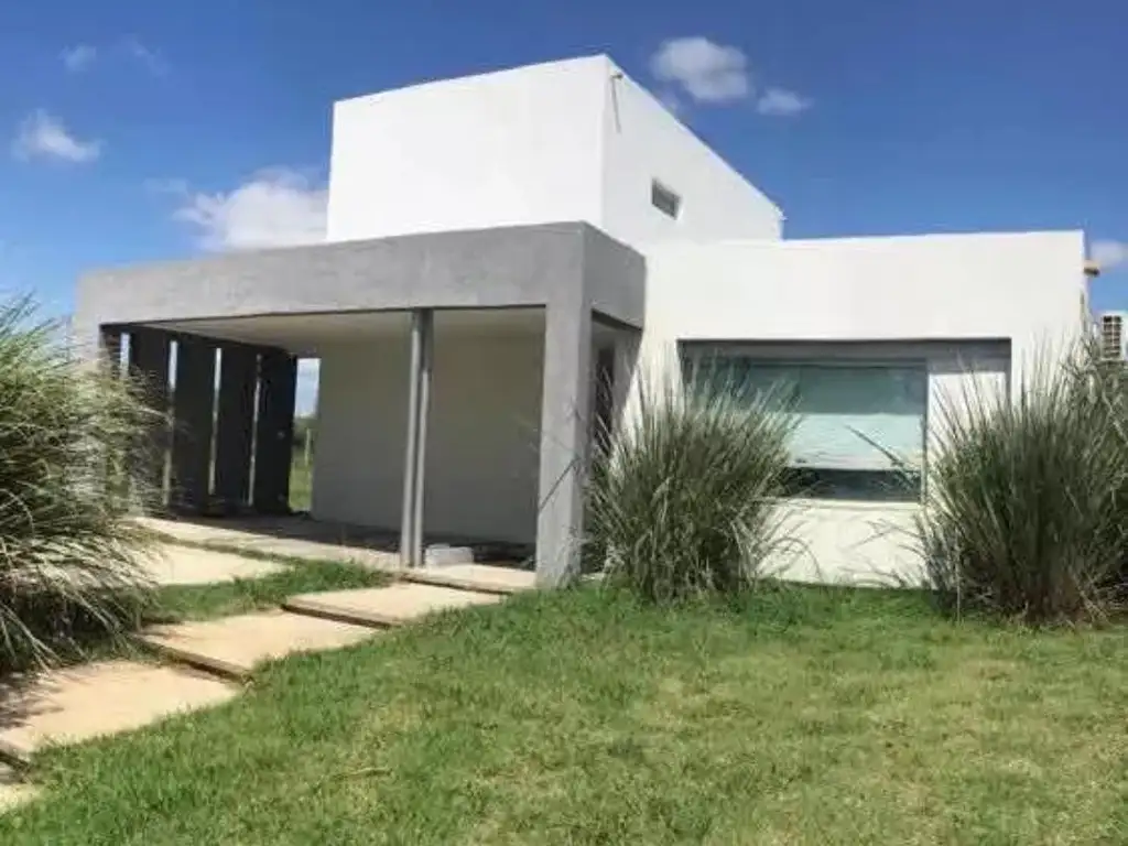 Casa  en Venta Puertos Del Lago, Barrio Vistas, Escobar