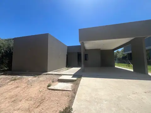 Casa en Puerto Roldan