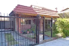 VENTA CASA 3 AMBIENTES EN VILLA ADELINA