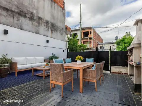 VENTA VILLA CELINA CASA 5 CINCO AMBIENTES APTO CREDITO   TALLER   TERRAZA   PATIO   2 COCHERAS   PARRILLA   TIPO DUPLEX MUY LUMINOSA ZONA TEXTIL 10 AÑOS ANTIGUEDAD MUY BUEN ESTADO OPORTUNIDAD