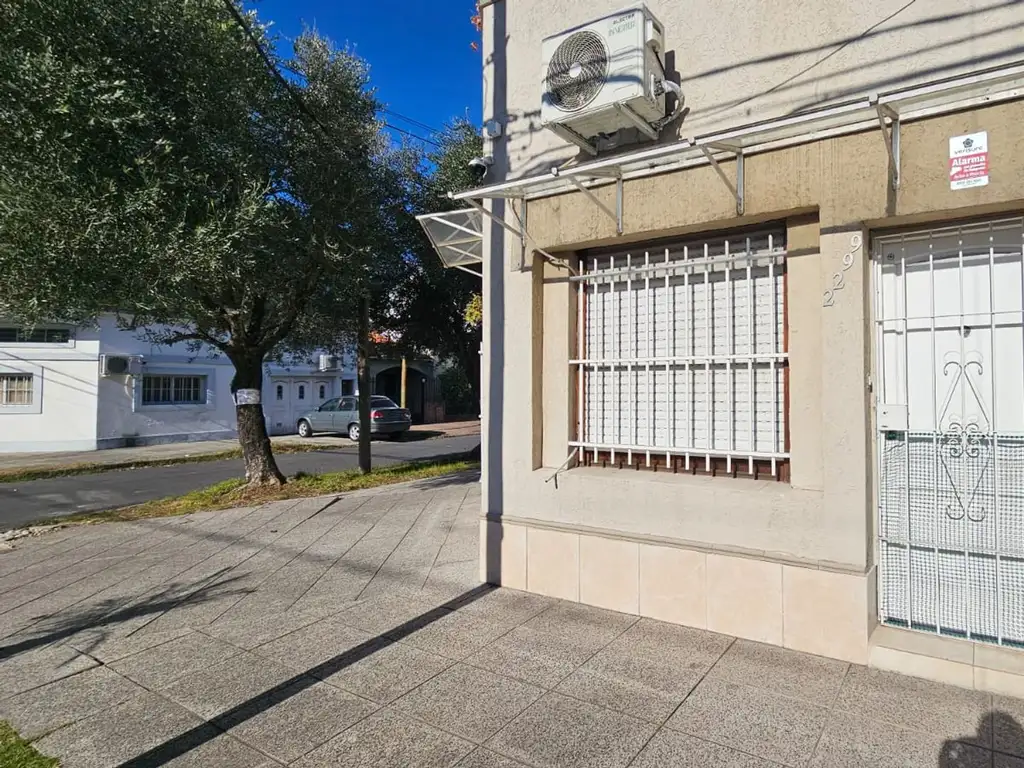 VENTA MONOAMBIENTE PLANTA BAJA FRENTE RAMOS MEJIA