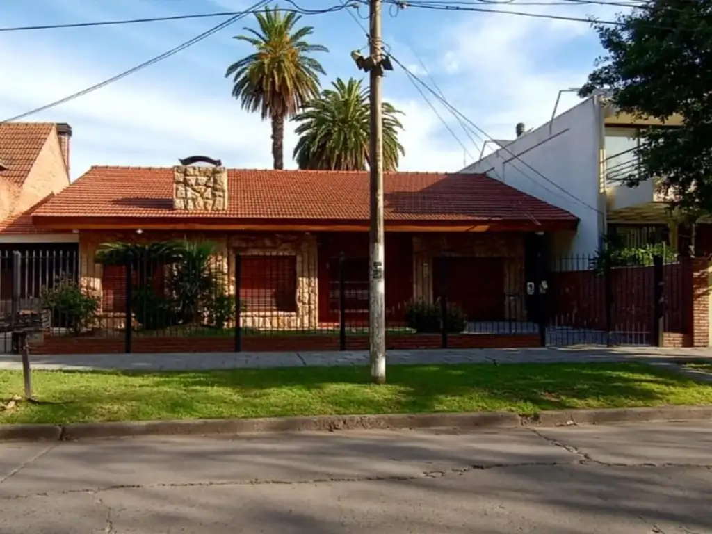 Casa en venta - Ituzaingo Sur - Laguna al 1200