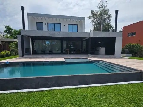 Exclusiva Casa en Venta en Barrio Springdale, Pilar