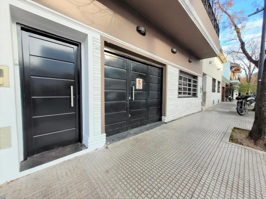 Tipo Casa en Venta de 4 Ambientes con Cochera y Terraza.