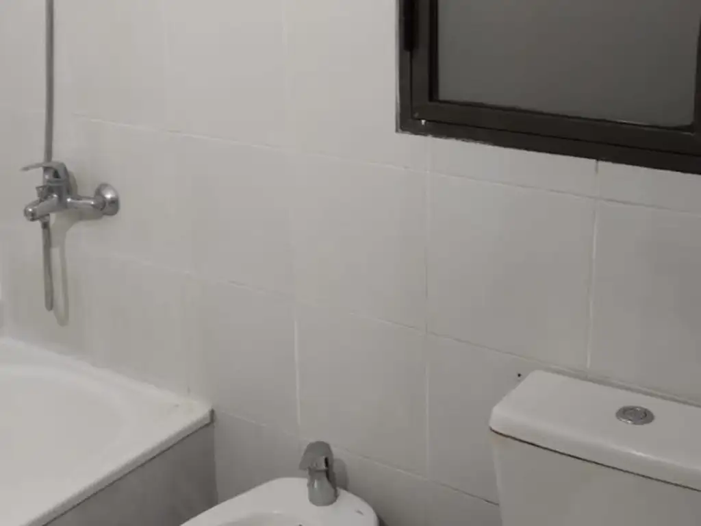 Alquiler Departamento monoambiente 25 años, 31m2, 1 cochera, Antonio