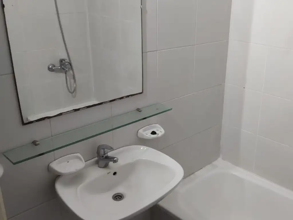 Alquiler Departamento monoambiente 25 años, 31m2, 1 cochera, Antonio