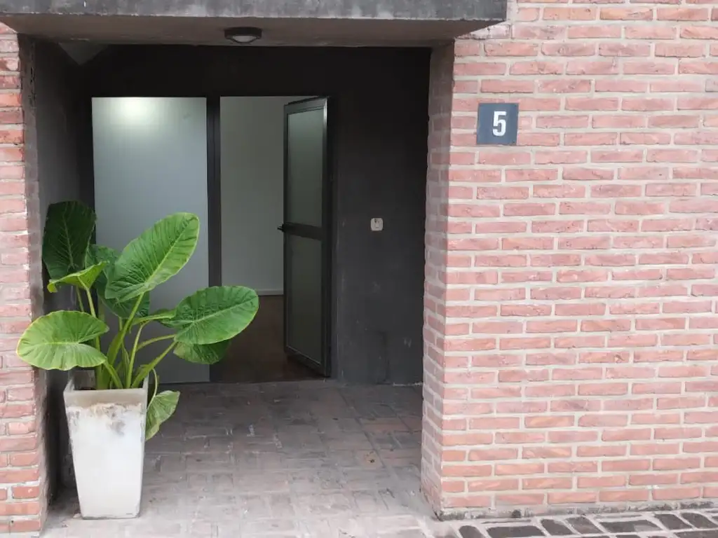 Alquiler Departamento monoambiente 25 años, 31m2, 1 cochera, Antonio