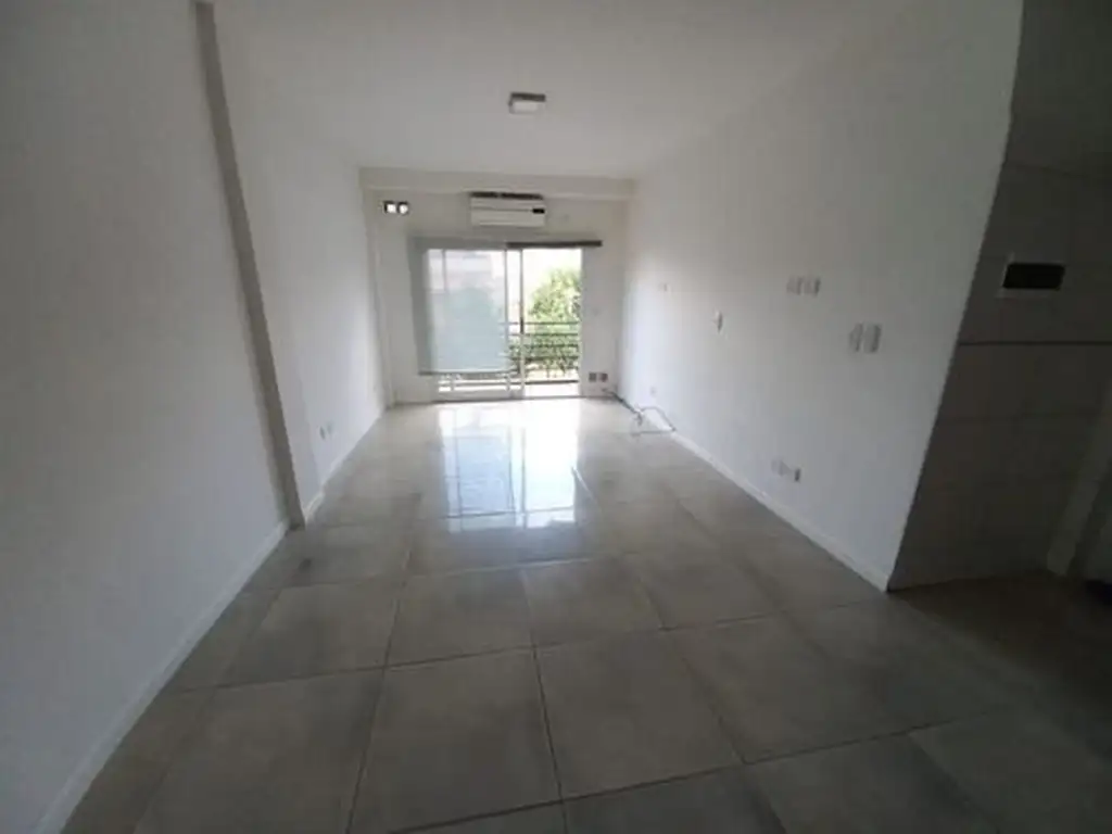 Venta Departamento Monoambiente En Lomas Del Mirador Con Bal