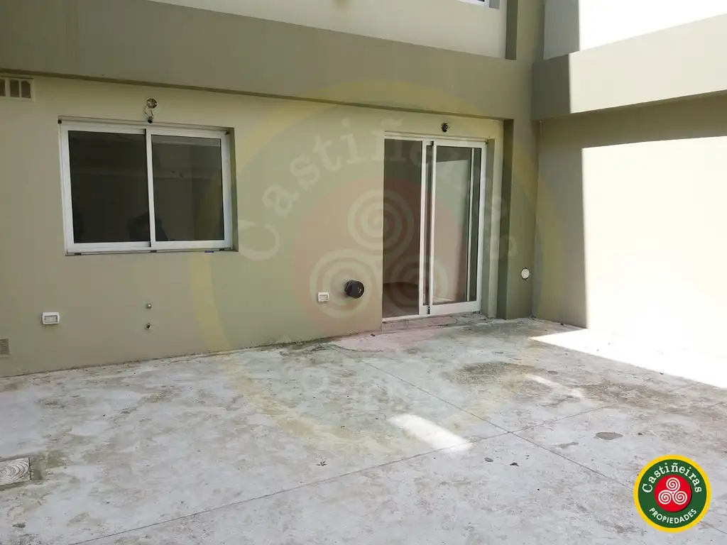 ULTIMO DEPARTAMENTO DOS AMBIENTES CON PATIO, COCHERA Y TERRAZA - Ideal para invertir en RENTA